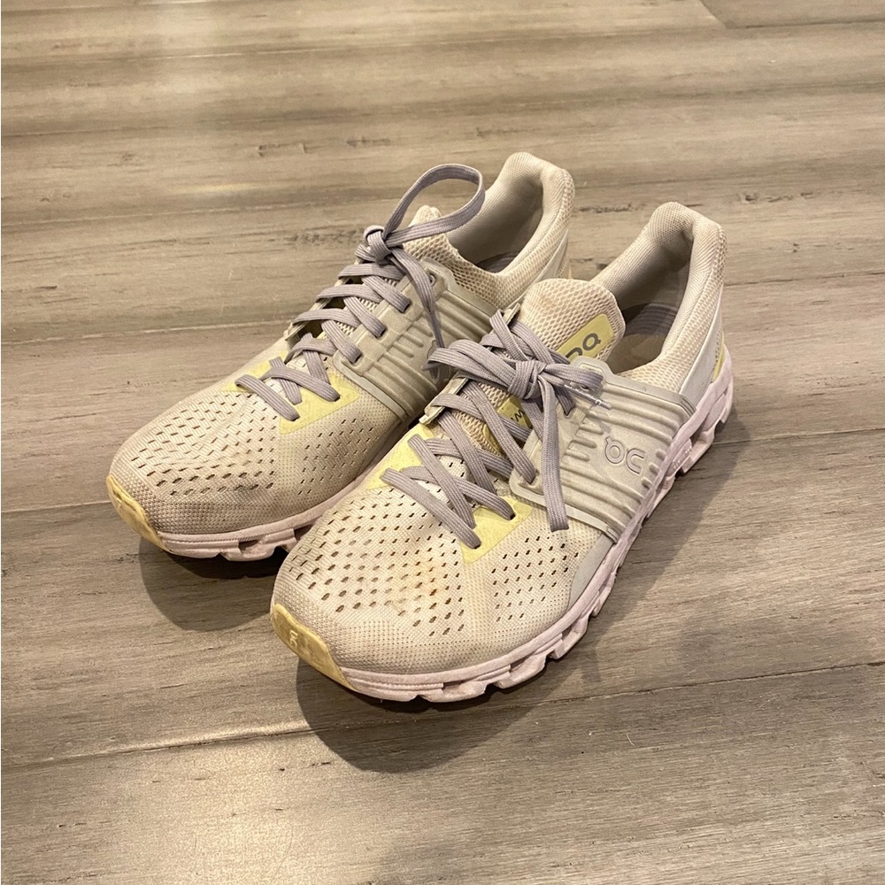 On Running Cloudswift
White | Limelight sneakers